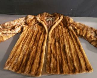 Lot # : 394 - I.Magnin & Co. Fur coat
