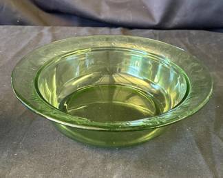 Lot # : 206z - Vintage green depression glass bowl
