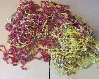 Lot # : 352z - Large group of vintage hanging beaded decorations
