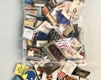 Lot # : 483 - 150+ vintage matchbooks

