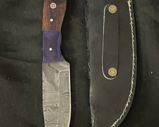Lot # : 550v - Damascus steel fixed blade knife
