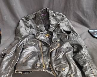 Lot # : 210j - Lot of 2 leather motorcycle jackets
