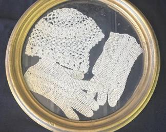 Lot # : 312z - Vintage framed 1930's & 40's gloves and cap
