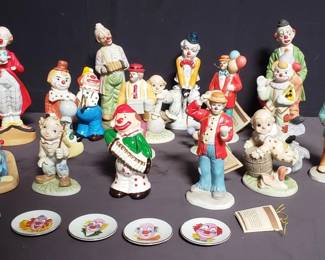 Lot # : 467 - Group of ceramic clown figurines
