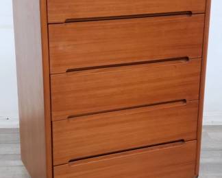 Lot # : 57 - Teak 5-drawer chest of drawers
