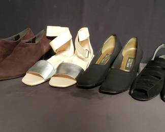 Lot # : 472 - Group of women's shoes
