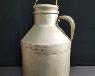 Lot # : 63 - Vintage metal milk can
