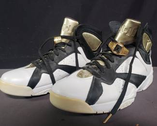 Lot # : 145 - Mens shoe
