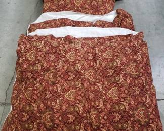 Lot # : 439 - 3pcs queen size comforter set
