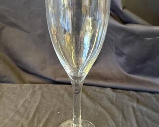 Lot # : 344z - Large tall wine glass
