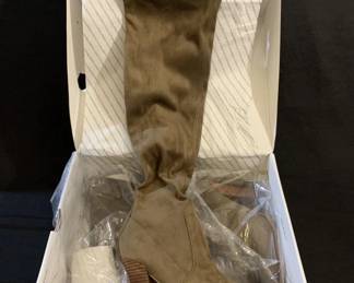 Lot # : 200f - Aldo Cornera suede over the knee boots
