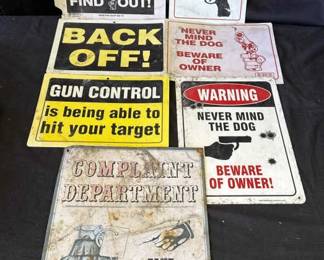 Lot # : 216z - Group of 7 Trespassing signs
