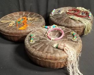 Lot # : 362 - Group of hand woven Asian lidded baskets
