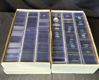 Lot # : 325z - Large group of card sleeves
