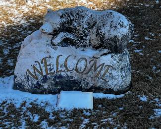 Bear Welcome statue 