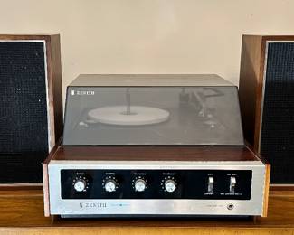 Zenith turntable and speakers