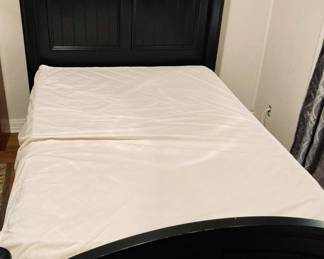 Cape Cod Full 4 Post Bed.