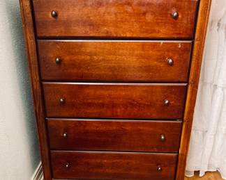 Vintage 5 Drawer Chest.