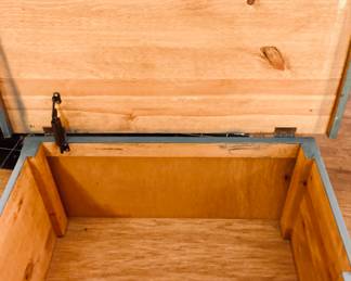 Lift Top Wooden Storage End Table.