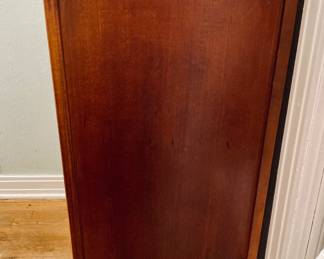 Vintage 5 Drawer Chest.