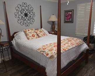 Queen or Full Bed Frame, Queen mattress & box spring