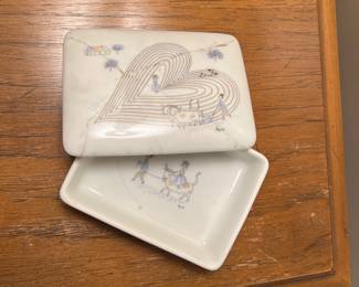 Ceramic container with lid, cracks $10