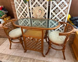 Rattan honeymoon table & 2 chairs