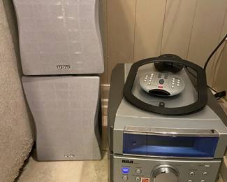 RCA 5 Disc CD Player And AM FM With Speakers