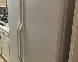 Side by side refrigerator