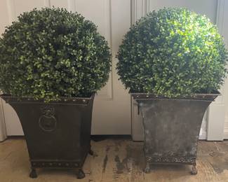 Artificial boxwood planters
