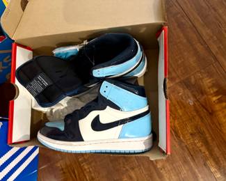 Jordan 1 Retro High OG Blue Chill Sneakers