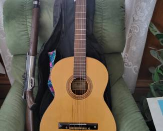 Beautiful venture acoustic guitar. Model V-1583
