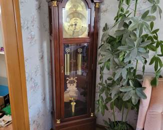 Beautiful Ethan Allen floor clock!