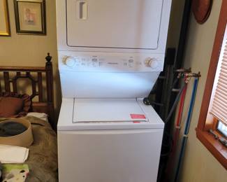 Electrolux combination clothes water and dryer. Only 5 years old, lightly used! Model number FFLE3900uw3.