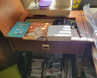 Vintage singer futura 2 sewing machine and stand.