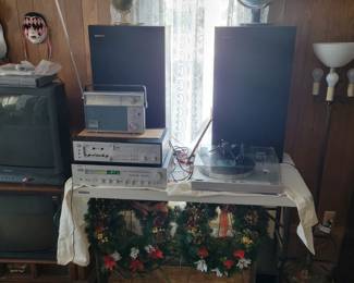 Vintage yamaha stereo components. 
Reciver R-900