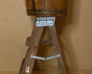 Bucket Step Ladder