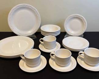 Elegant Pfaltzgraff White Acadia Dining 