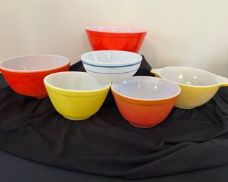 6 Vintage Pyrex Mixing Bowls