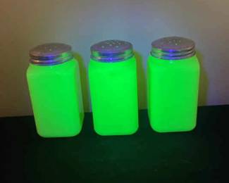  013 Set Of Three Uranium Glass Shakers