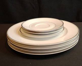 Crown Platino Plates 