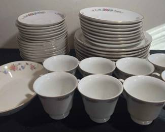 Chinese Brand Floral China Set