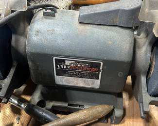 Bench grinder