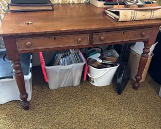 Great library table.