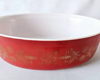 Vintage Pyrex Red & Gold Poinsettia Dish 2.5 Qt