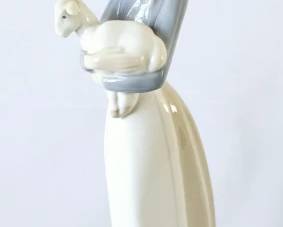 LLADRO Girl with Lamb Figurine #4505