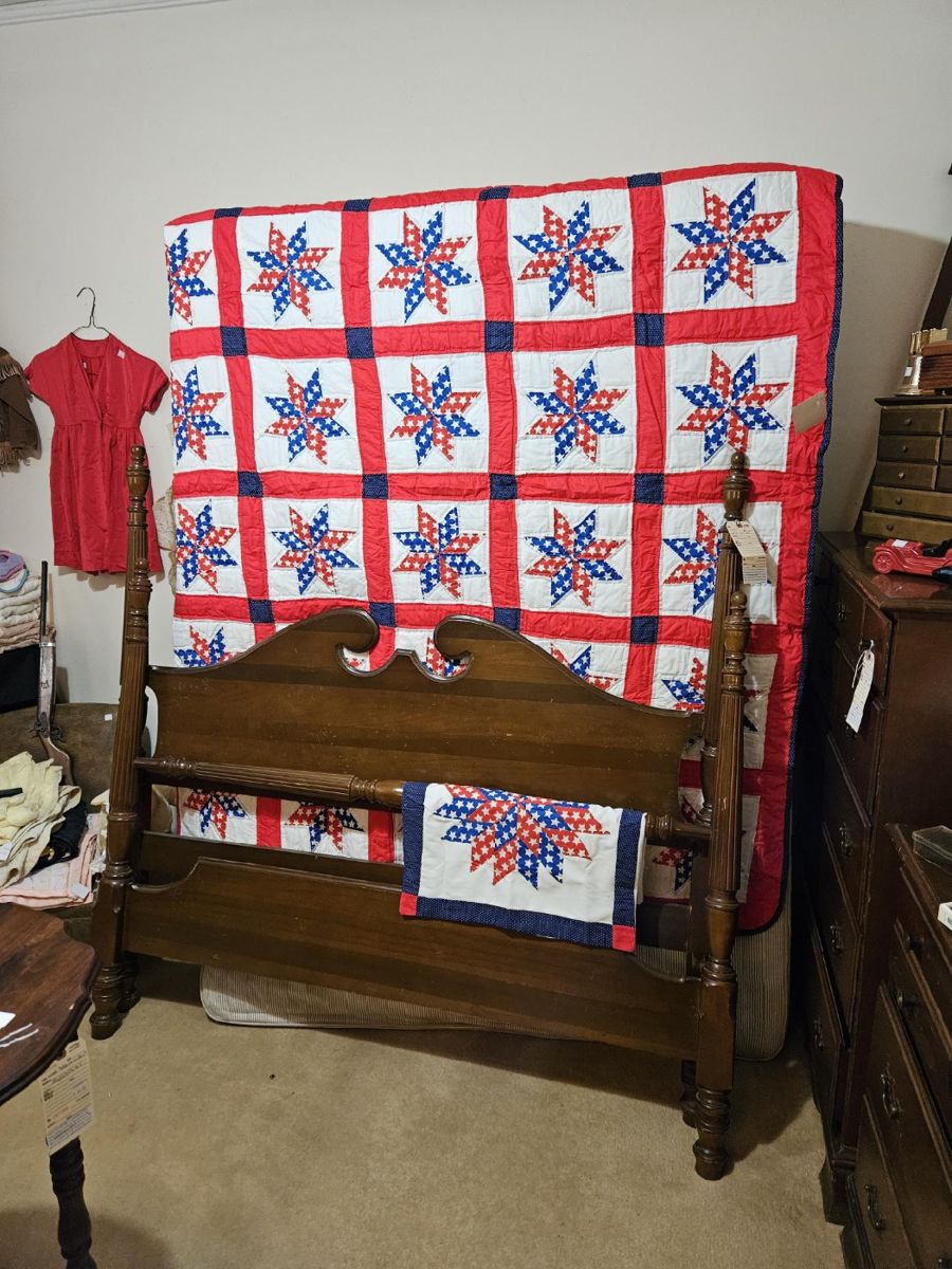 Loads of beautiful quilts. 