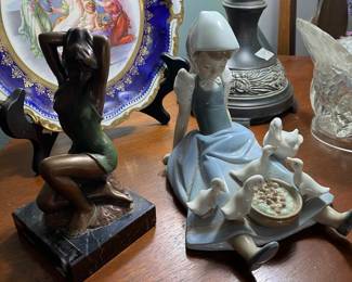 LLadro & Italica Bronze Statue