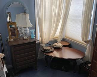 Chest & Table