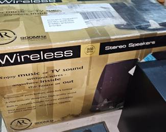 WIRELESS STEREO SPEAKERS